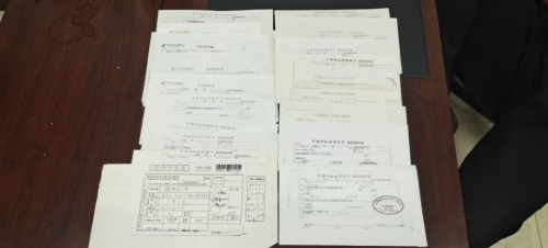 数天前收到的1000元汇款单，收款人为姜堰汽车站帮困组，汇款人为王修兰。据介绍，每年春运期间，总会有