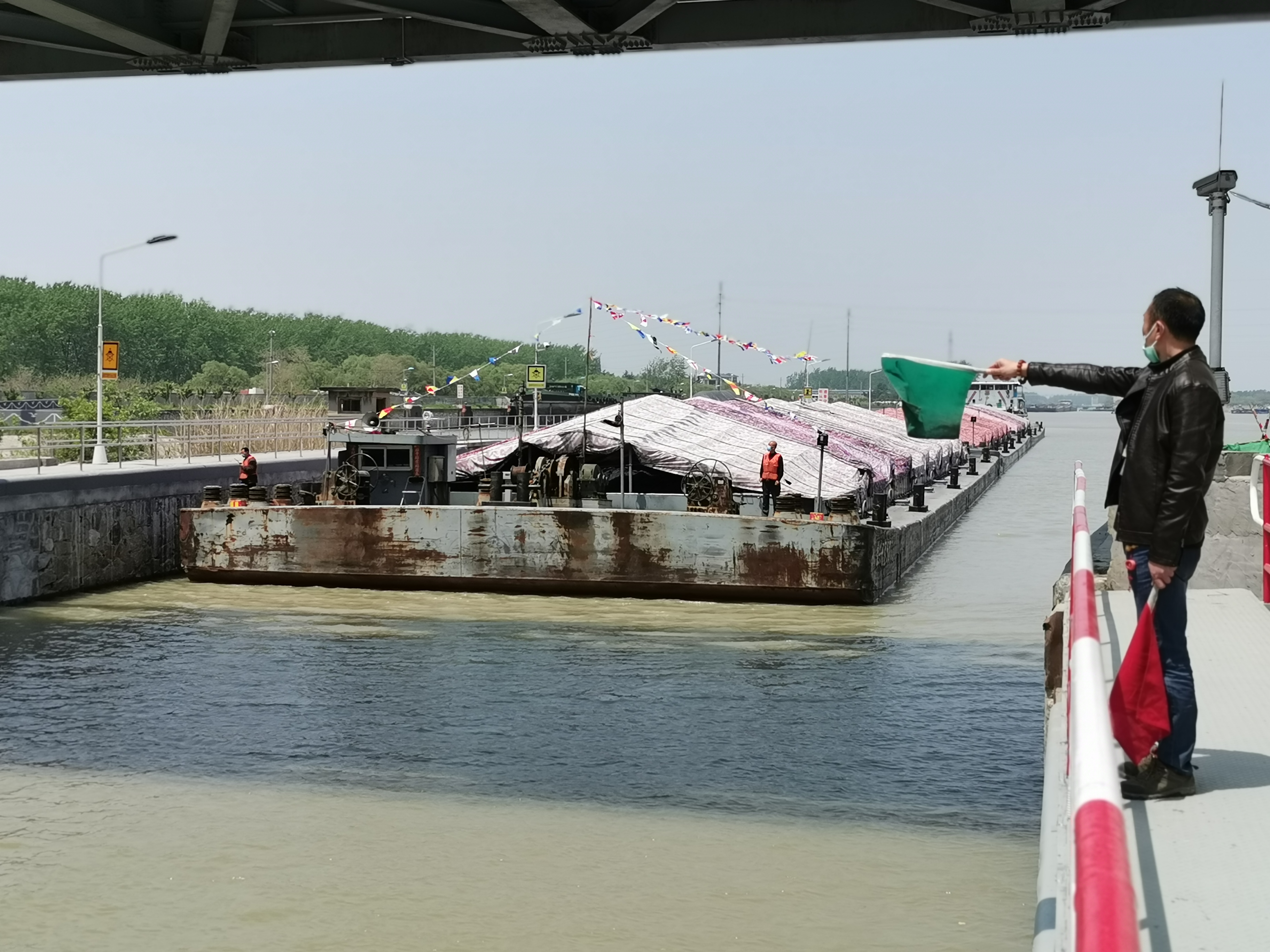 淮安船闸一号闸大修工程提前完成恢复通航